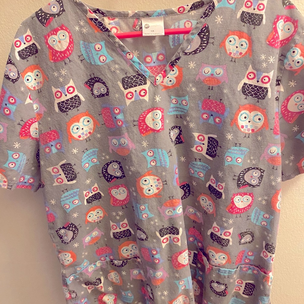 Women’s Owl print scrub top